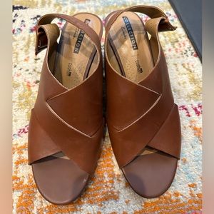 Women’s size 9 brown Diva Janie leather sandals